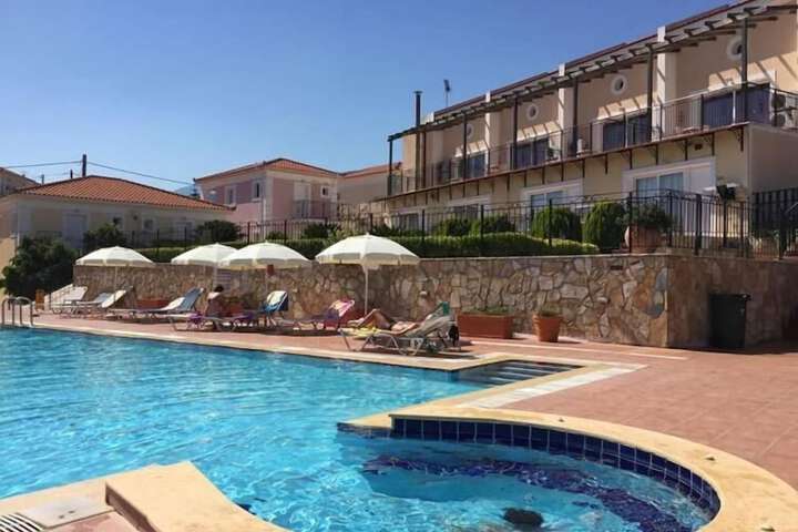 Hotel Pool