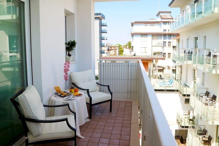 Terrace/Patio 21 of 49