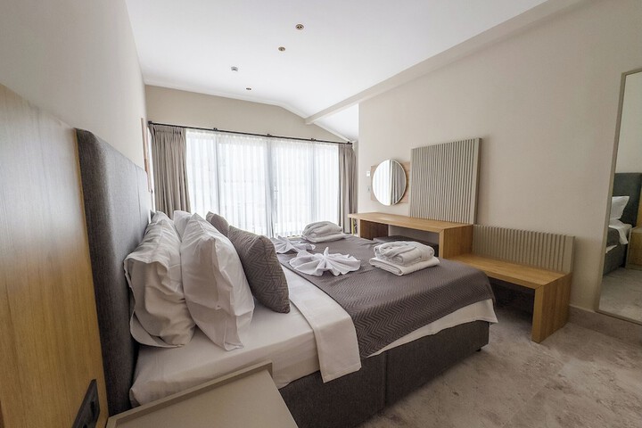 Room 10 of 130