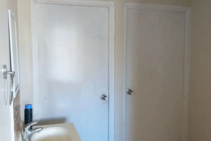 Room 6 of 14