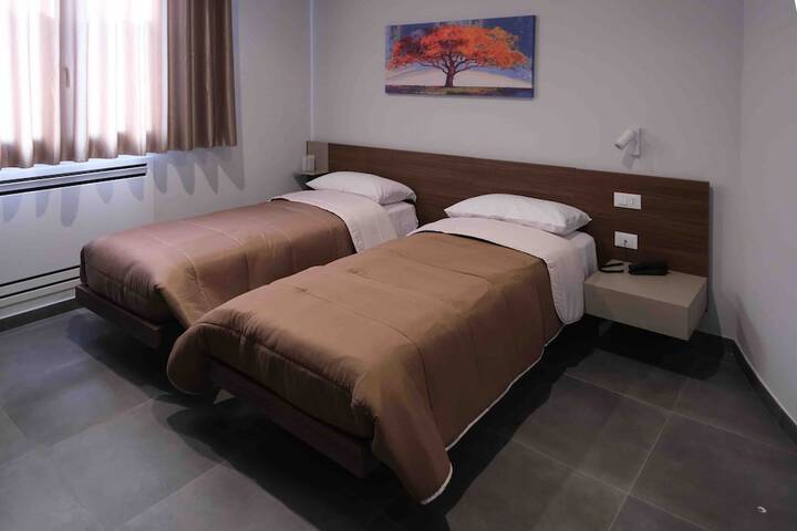 Room 4 of 40