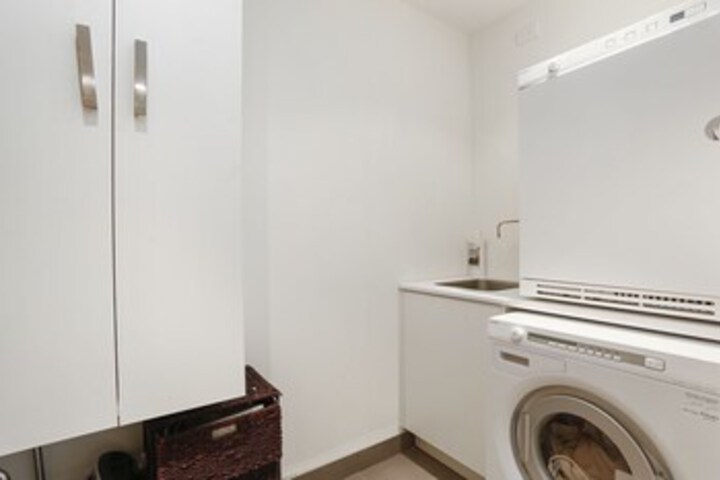 Room 12 of 21