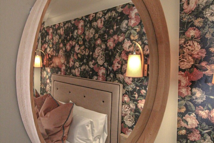Room 12 of 136