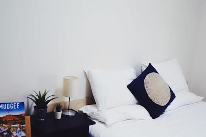 Room 16 of 35