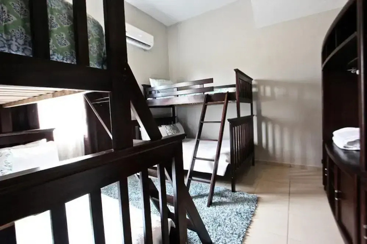 Room 12 of 23