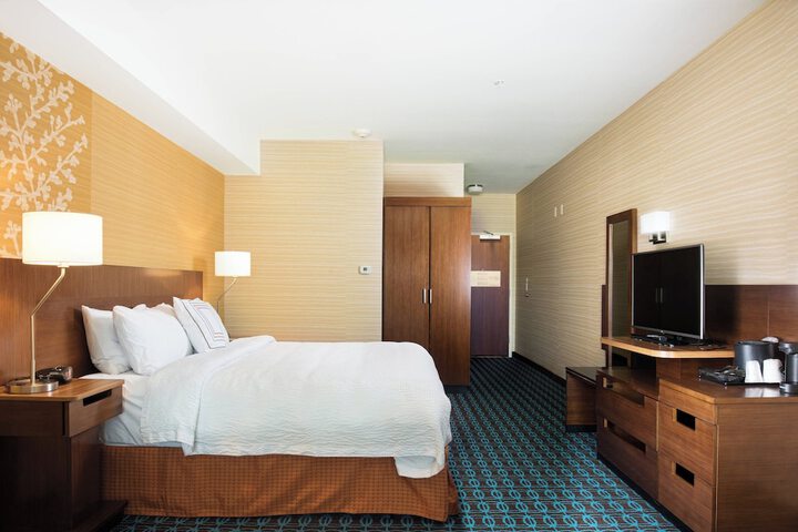 1 King Bed (7 of 7)