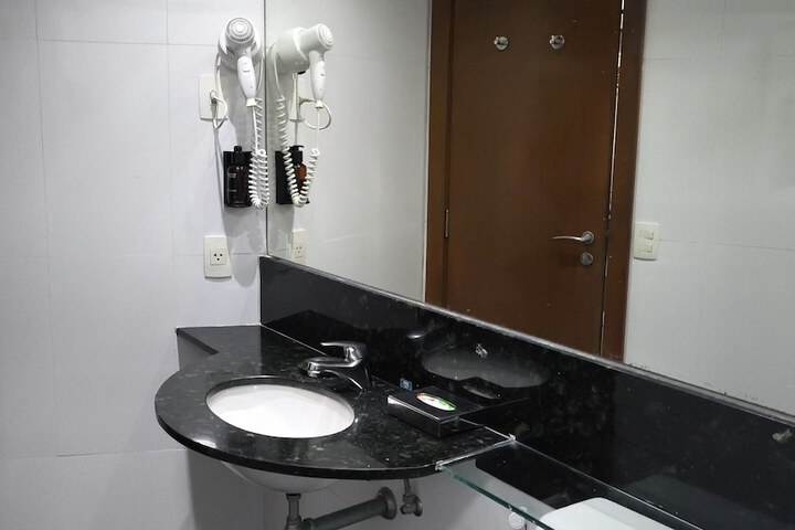Room 46 of 105