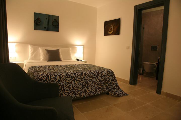 Room 4 of 45