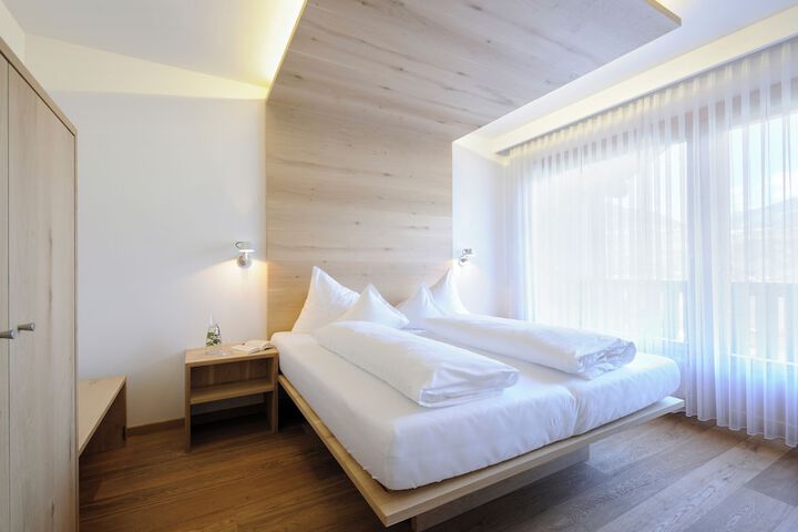 Room 46 of 100