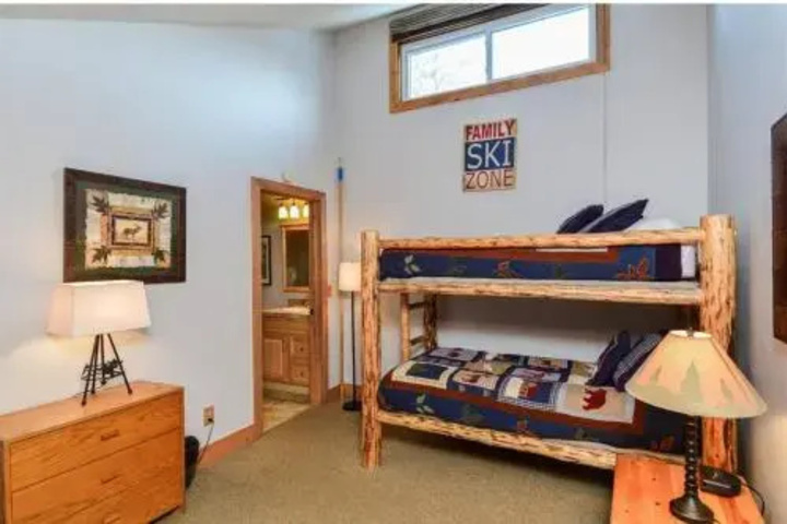 Room 4 of 19