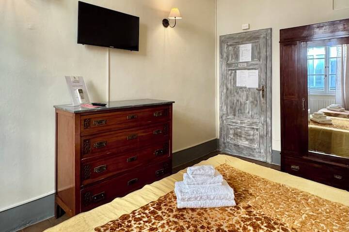 Room 22 of 40
