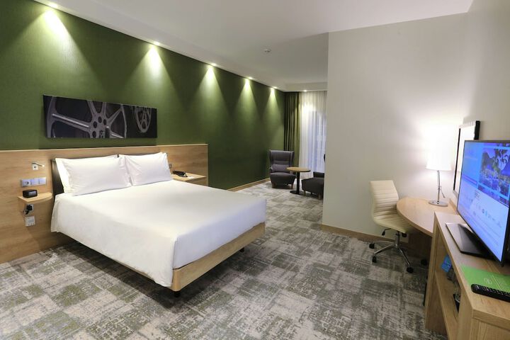 Room 25 of 86