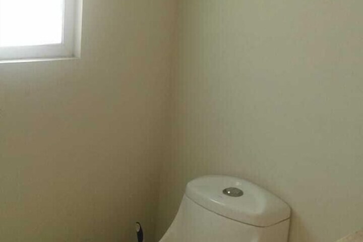 Room 4 of 10