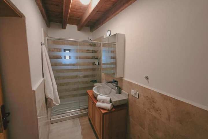Room 14 of 22