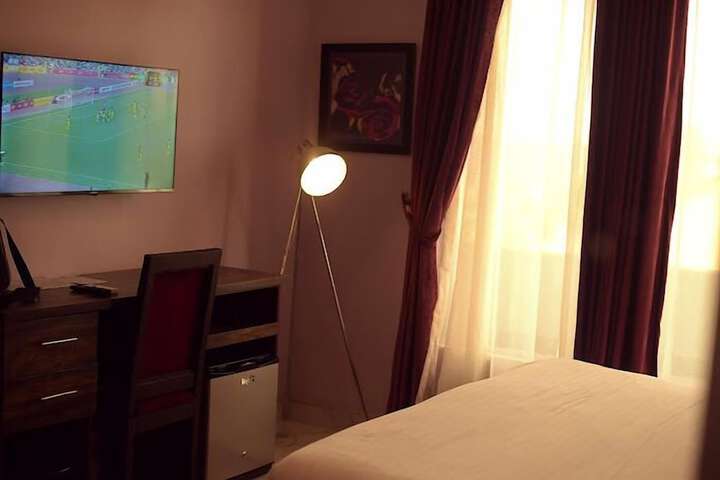 Room 3 of 56