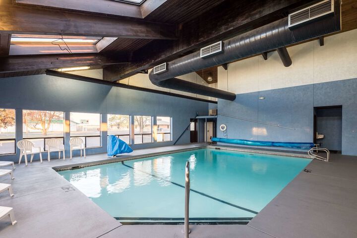 Hotel with Pool