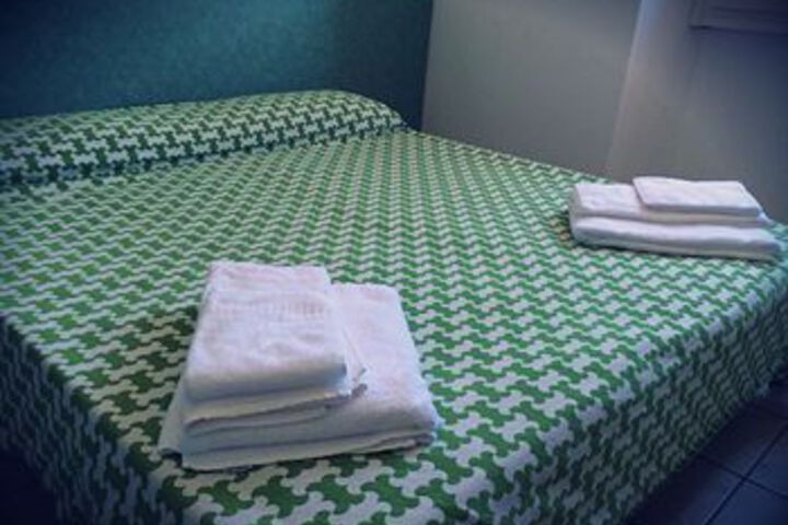 Room 8 of 19