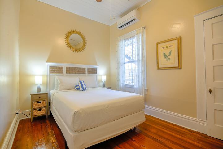 Room 122 of 171