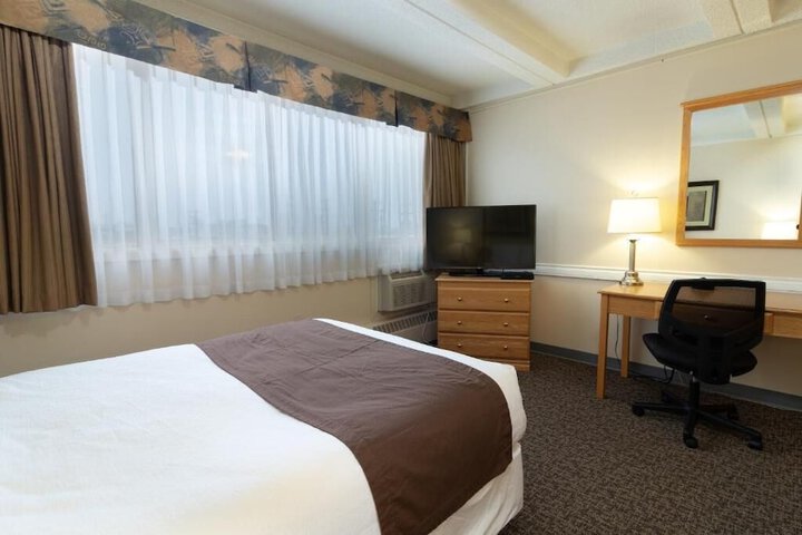 Room 9 of 20