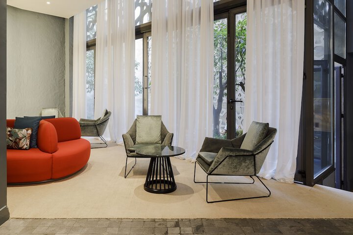 Entrance & Lobby