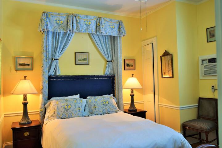 Room 8 of 51