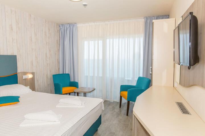 Room 19 of 33