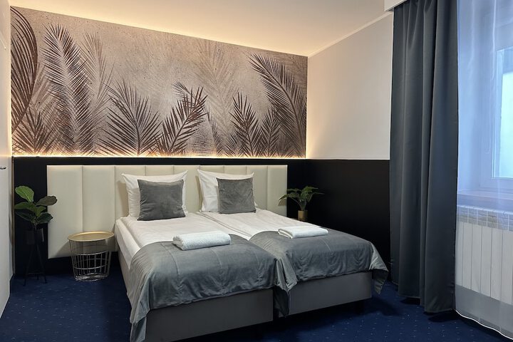 Room 12 of 14