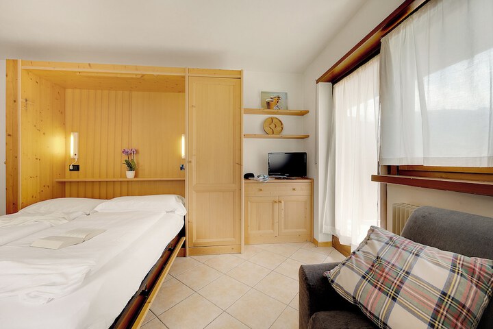 Room 16 of 116