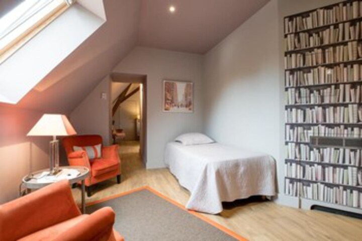 Room 48 of 68