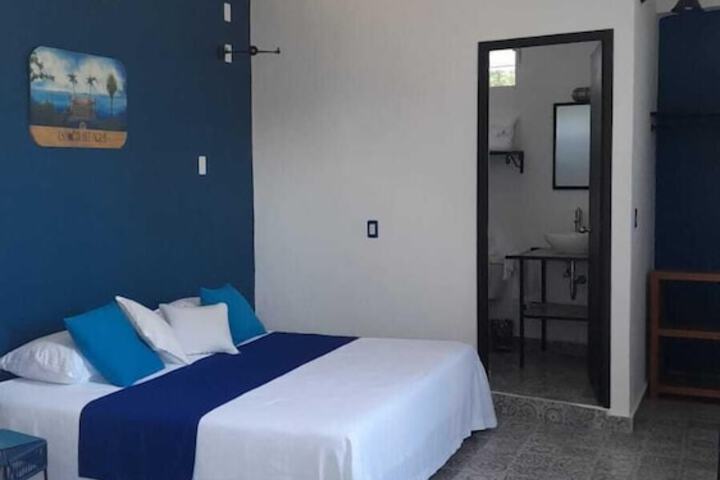 Room 4 of 8