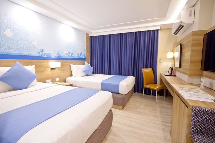 Room 5 of 33