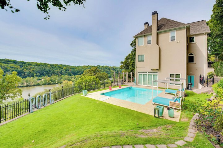 Modern Retreat w / River View in Roswell!
