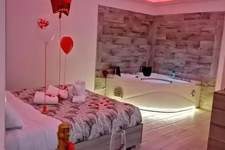 Room 3 of 8