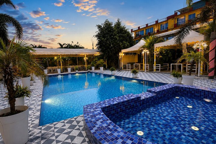 Landmark Rewa AM Hotel Kollection