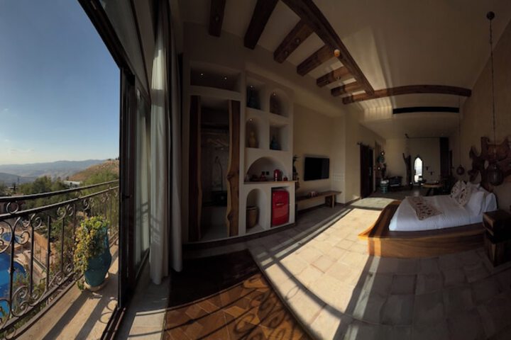 Room 32 of 202
