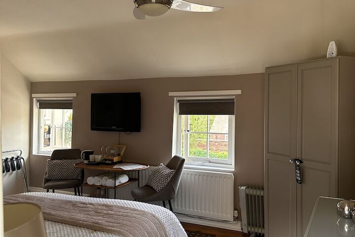 Room 2 of 24