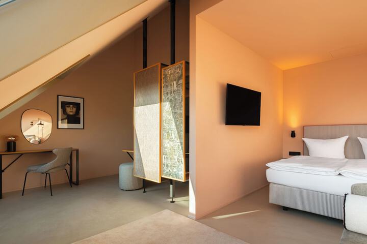 Room 43 of 112