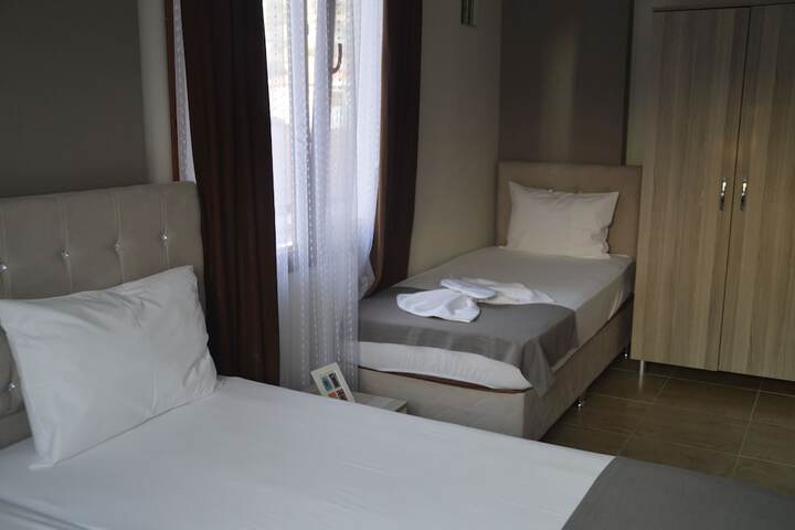 Room 8 of 39