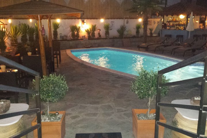 Pool 12 of 51