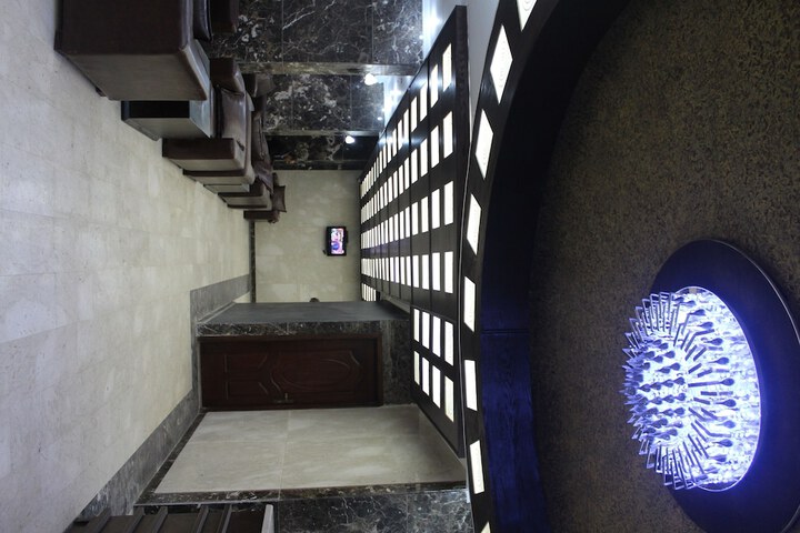 Hotel Interior 4 of 24