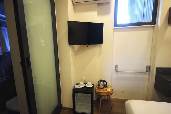 Room 87 of 204