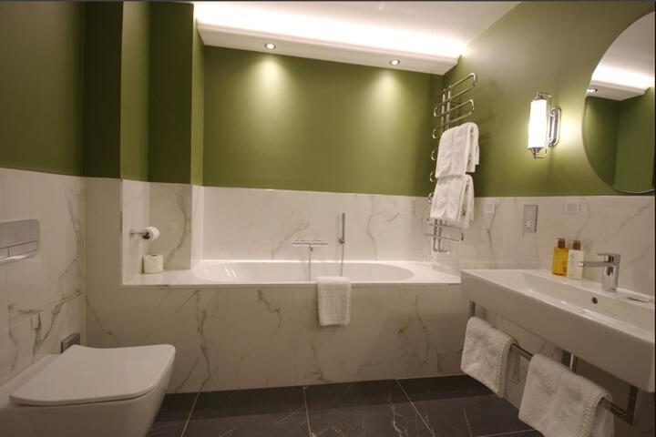 Room 3 of 22
