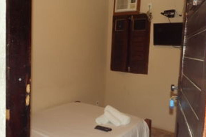 Room 18 of 48