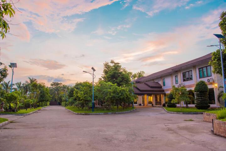 Khung City Hotel