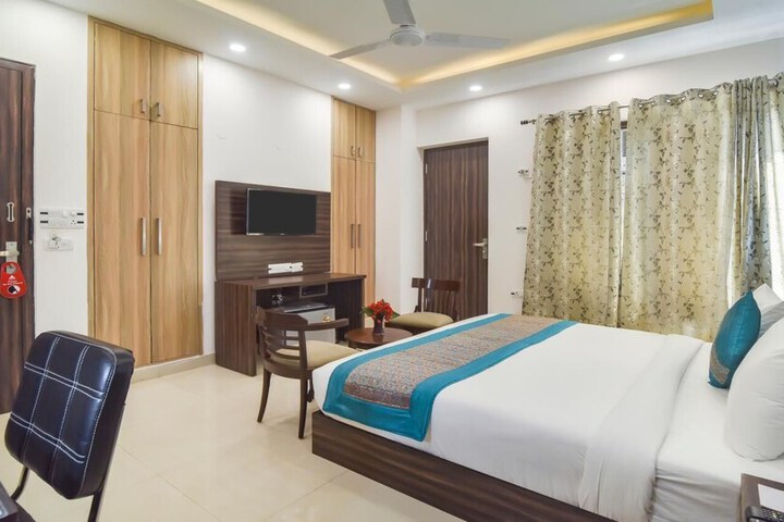 Room 16 of 43