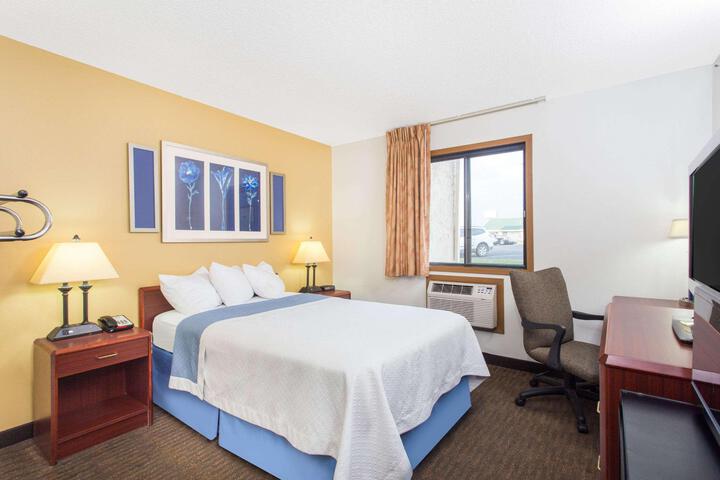 1 Double Bed Mobility Accessible (9 of 11)