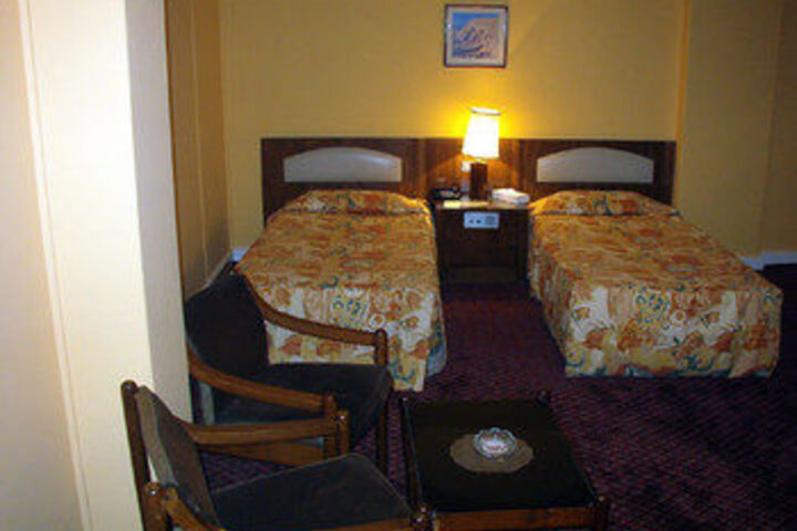 Room 12 of 16