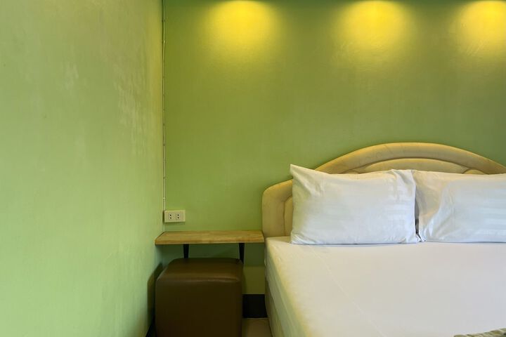 Room 25 of 49
