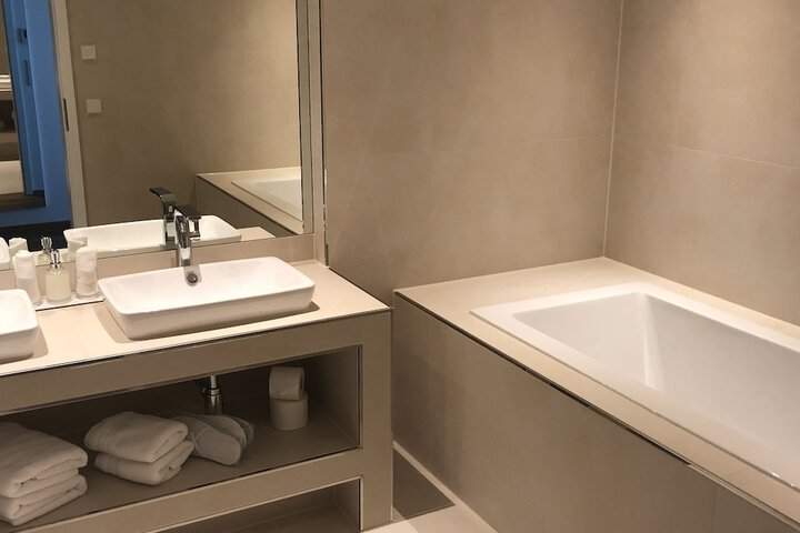 Room 52 of 62