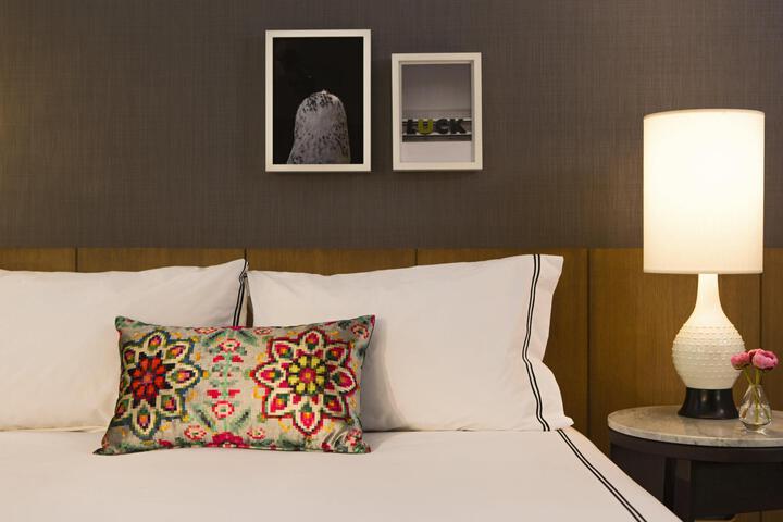 Premium King Bed (3 of 20)